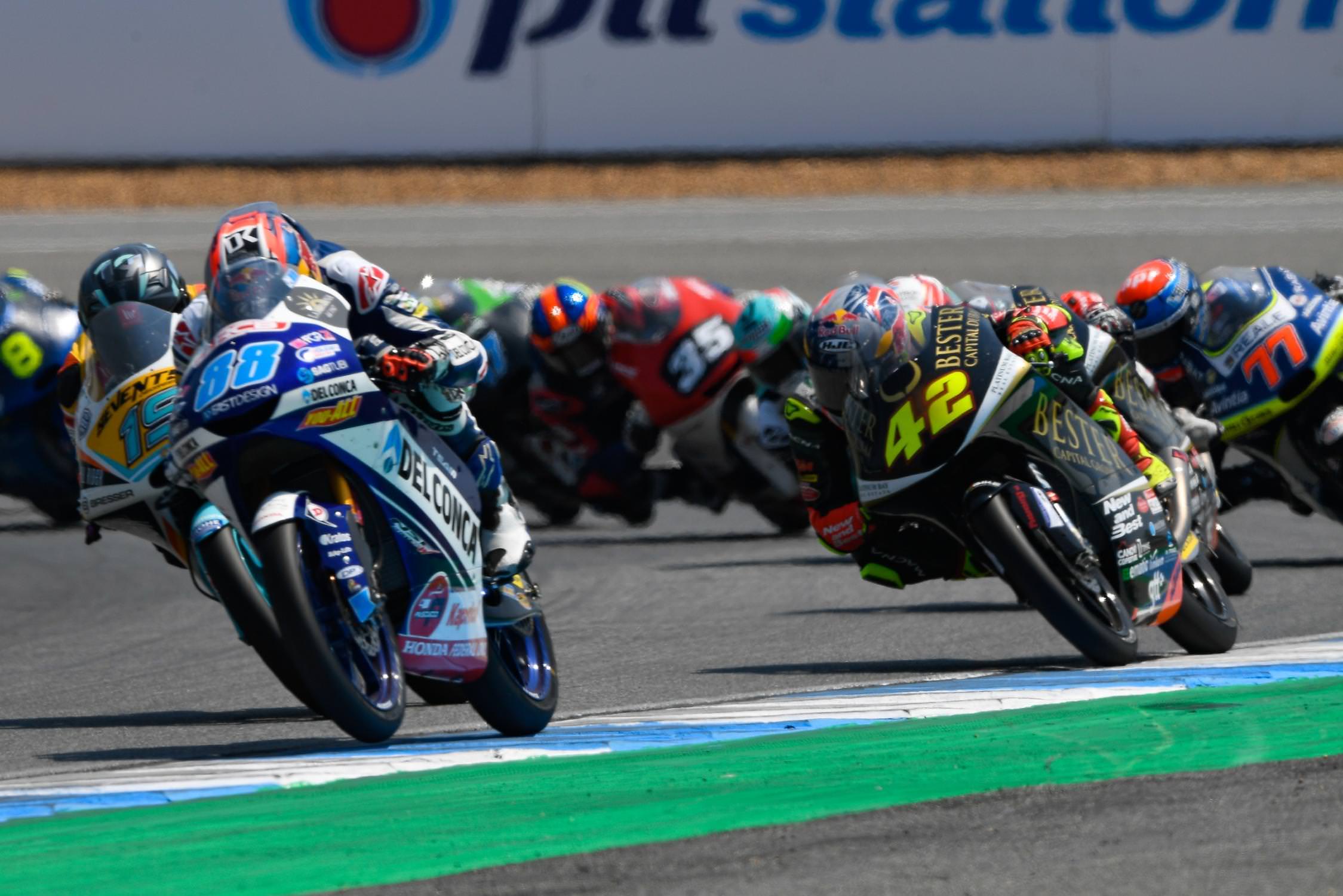 Moto3 2018 – Round 15, Chang / Thailand | Watch / Download